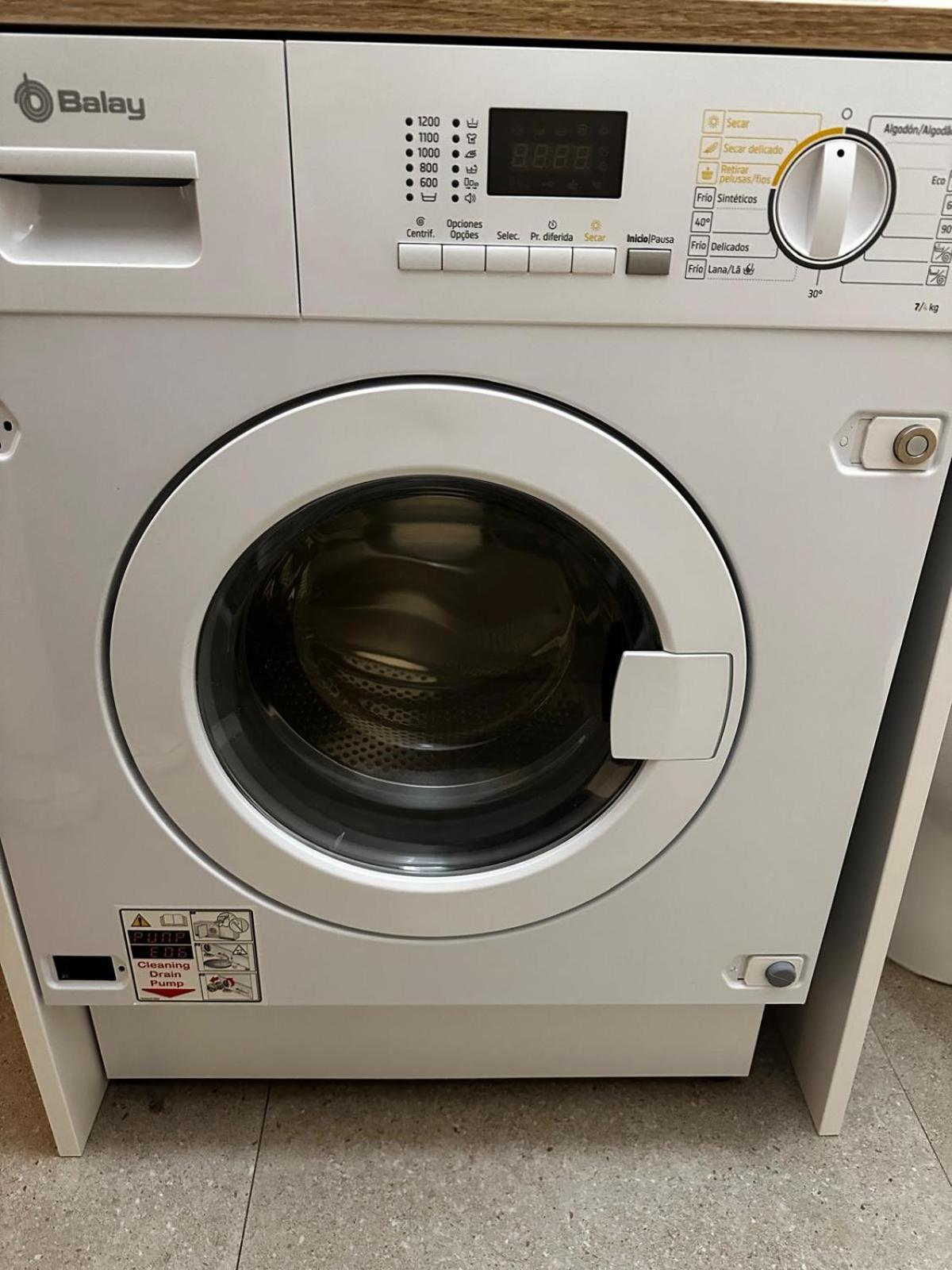 Piso 2 Habitaciones En El Centro マドリード エクステリア 写真