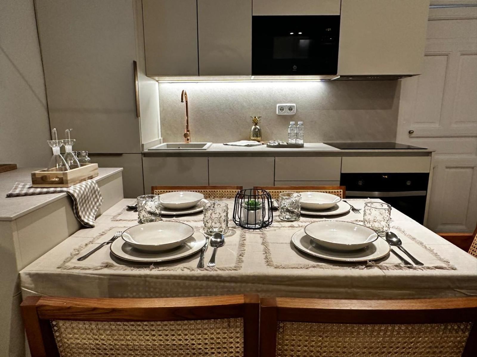 Piso 2 Habitaciones En El Centro マドリード エクステリア 写真