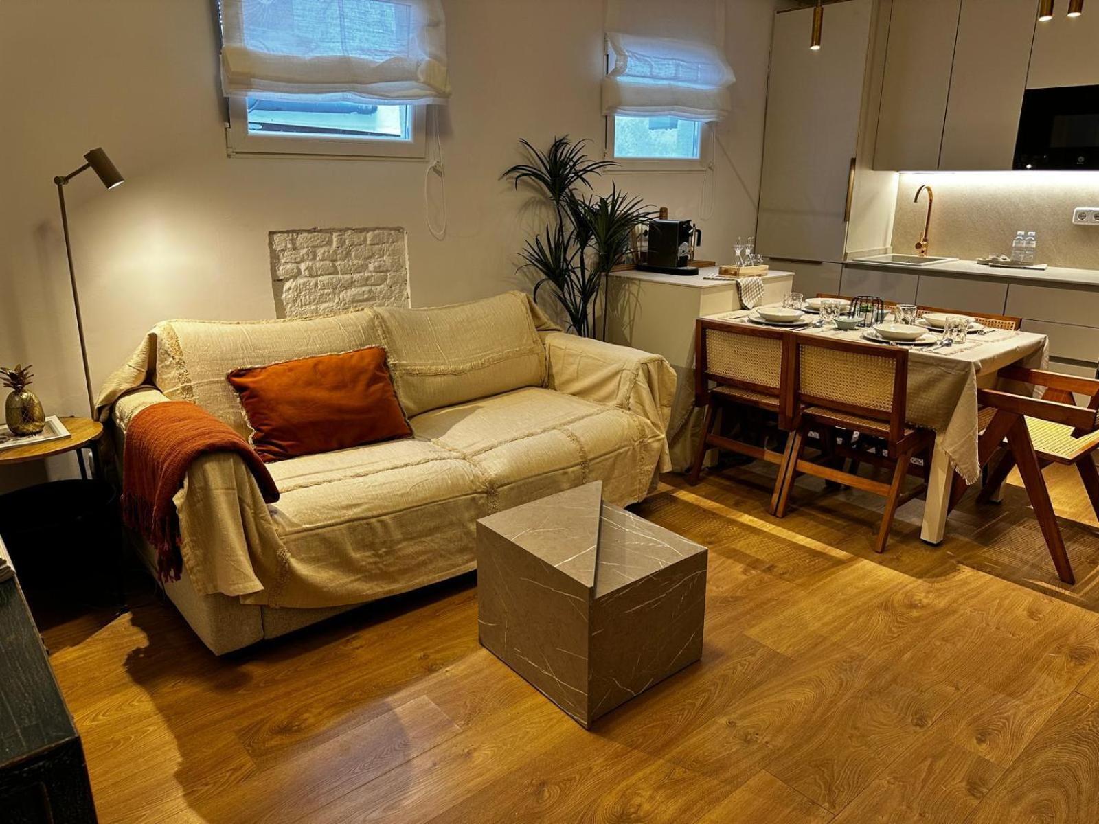Piso 2 Habitaciones En El Centro マドリード エクステリア 写真